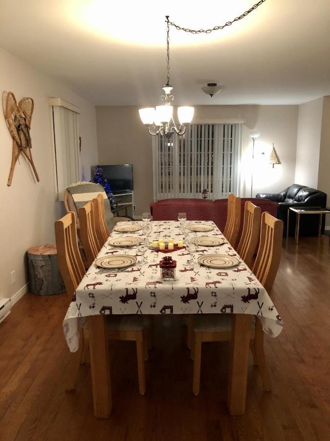 Le Chalet De Claude, Au Pied Des Monts-Valin Saint-David-de-Falardeau ภายนอก รูปภาพ